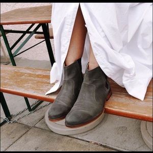 J. Shoes Chelsea boots size 6.5 so cute!